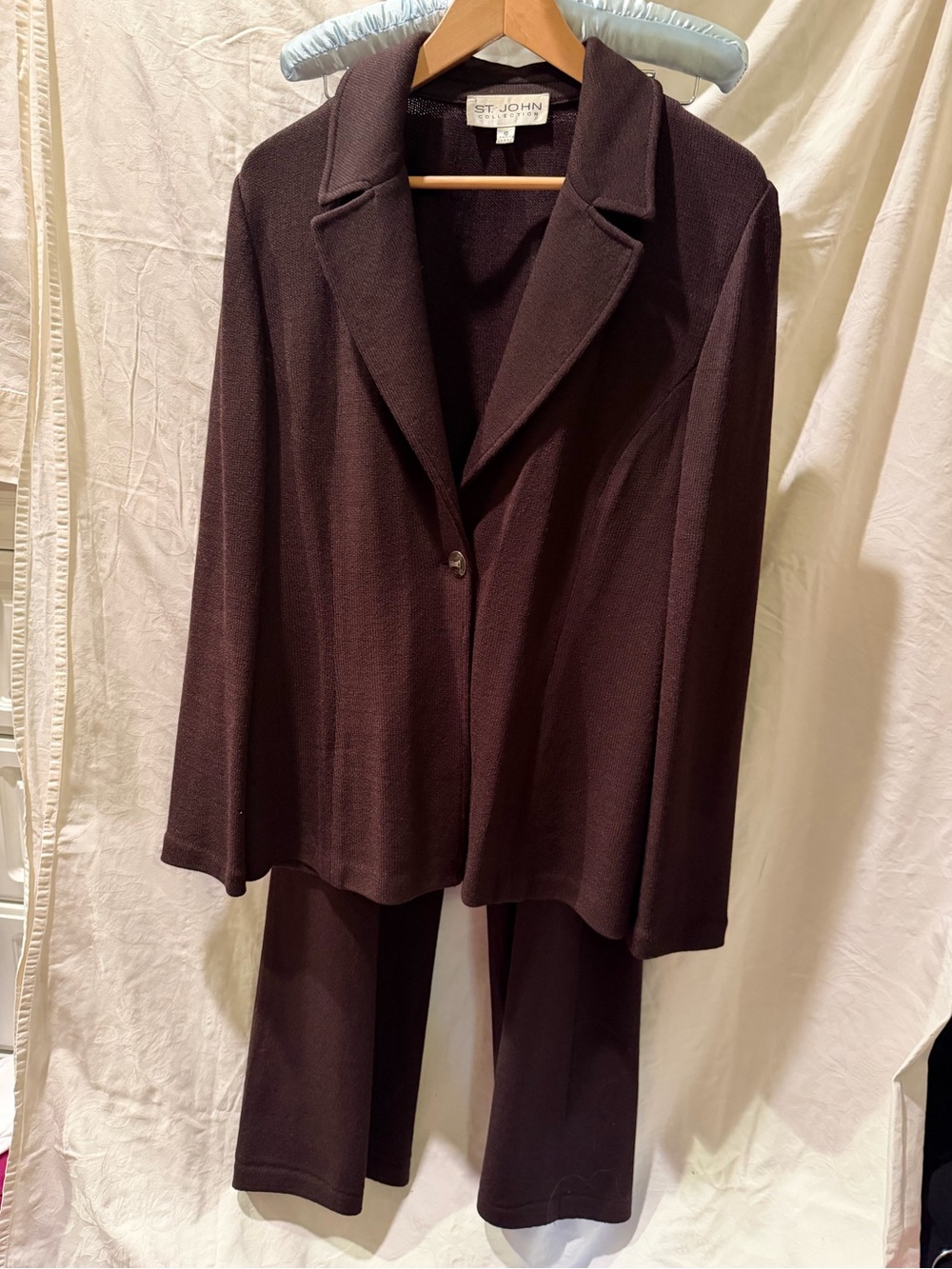 St. John Collection Chocolate Brown Women's Two Piece Pant Suit Size 10